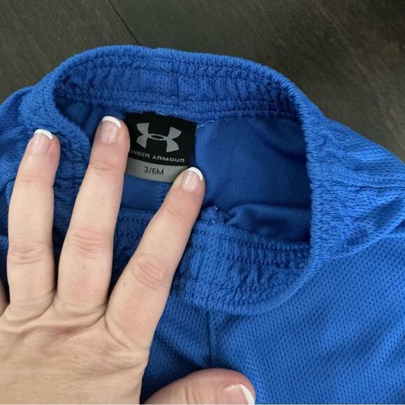 Under Armour Blue Athletic Shorts Lightweight Elastic Waist - Picture 3 of 3